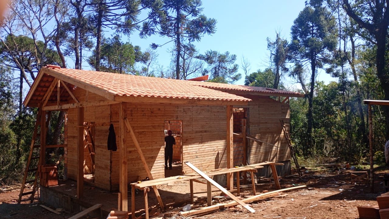 Casa em Madeira — Estrutura