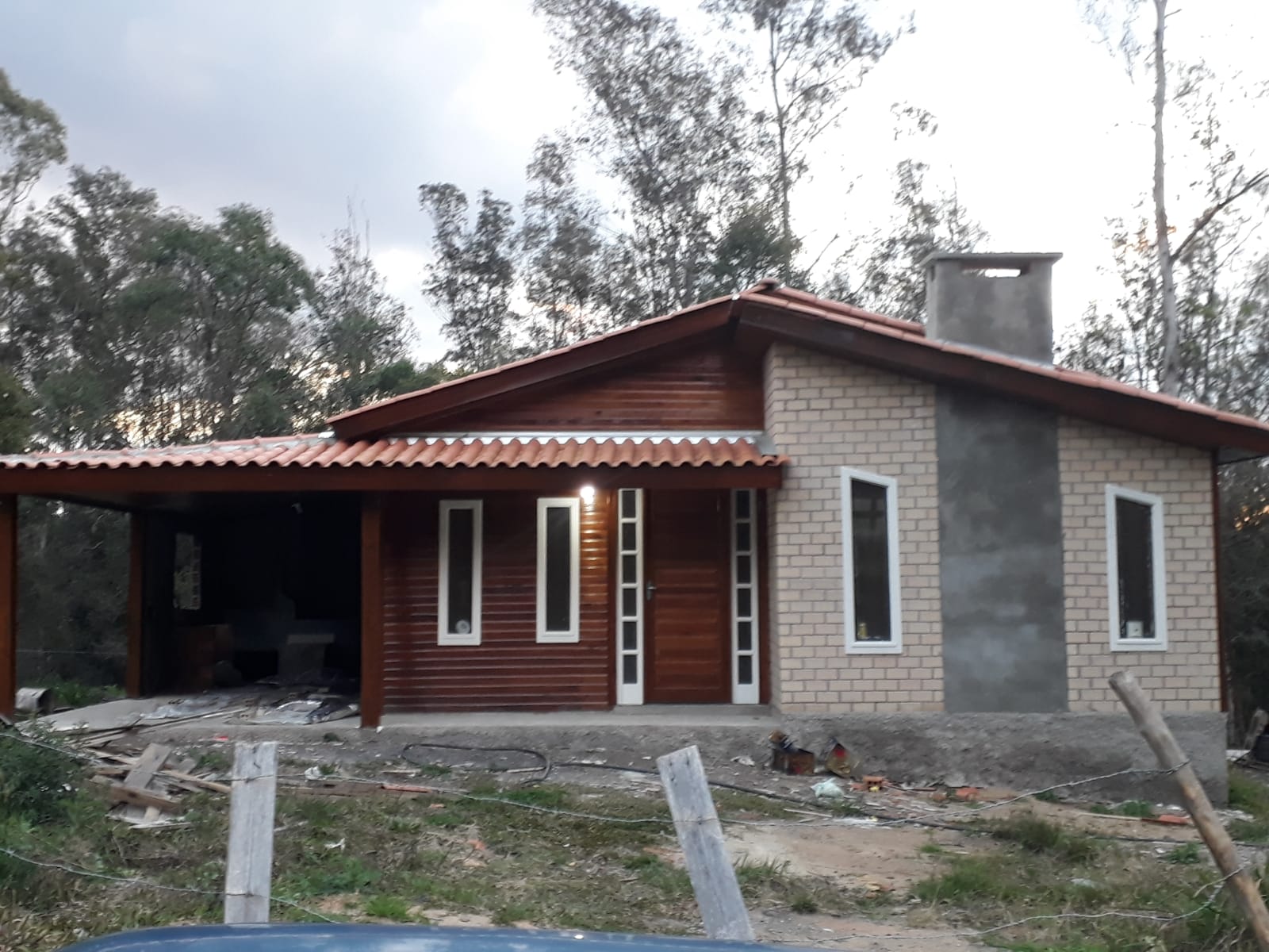 Casa Finalizada com Telhado Colonial